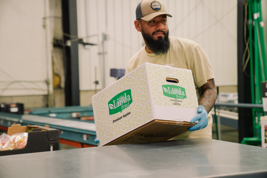 Linda Fruit Extends Crunch Pak’s Fruit Expertise into the Fresh Market   